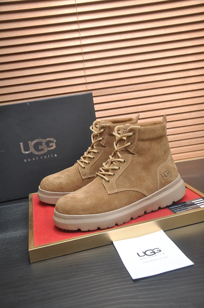 Men's shoes 💰580💶【UGG】(full genuine wool lining) Please pay attention to the original quality and compare the thickness of the wool 🏮🏮Hot style Martin boots from Australia's warm luxury brand men's shoes, official website synchronization, Beckham men's style..., made of imported top-layer waxed cowhide, waxed toe, Australian real wool velvet lining Carefully sewn...Imported rubber Martin boots outsole (comfortable, soft and wear-resistant). I really like the quality...Exquisite workmanship, you can't put it down once you see it. Code number 39-44